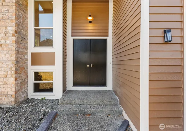 Photo 4 of Single family home for sale at 4203 SW 328th Street, Federal Way, WA 98023 | MLS# NWM2582890 | Listing updated on 2026-09-22