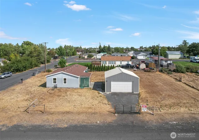 Photo 3 of Manufactured home for sale at 1105 W 4th Avenue, Warden, WA 98857 | MLS# NWM2582895 | Listing updated on 2026-09-28