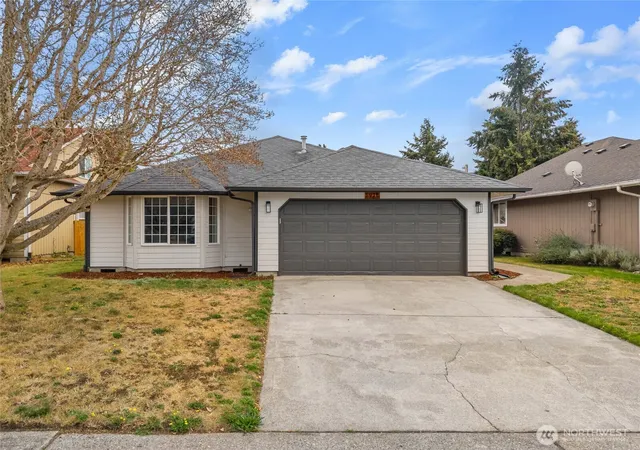 Photo 2 of Single family home for sale at 5916 Crimson Ct Se, Lacey, WA 98513 | MLS# NWM2582903 | Listing updated on 2026-10-01