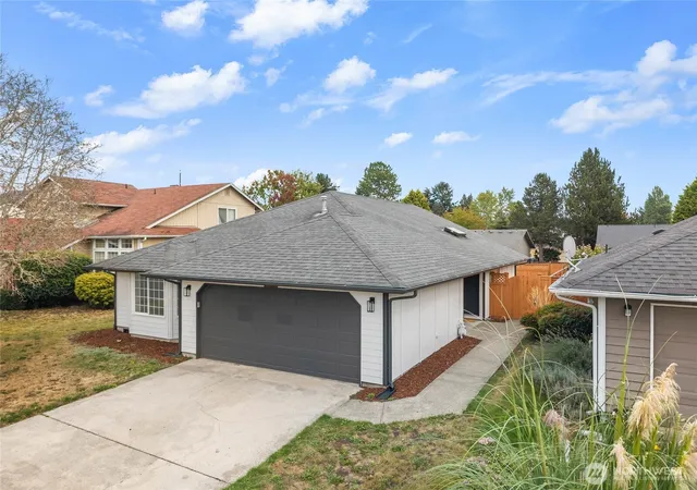 Photo 3 of Single family home for sale at 5916 Crimson Ct SE, Lacey, WA 98513 | MLS# NWM2582903 | Listing updated on 2026-10-01
