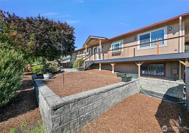 Photo 2 of Sale Pending at 3620 Trumpeter Pl, Mount Vernon, WA 98273 | MLS# NWM2582908 | Listing updated on 2026-10-01
