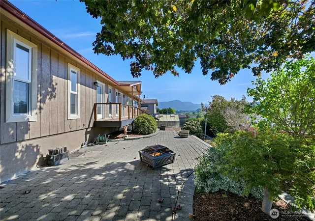 Photo 3 of Sale Pending at 3620 Trumpeter Pl, Mount Vernon, WA 98273 | MLS# NWM2582908 | Listing updated on 2026-10-01