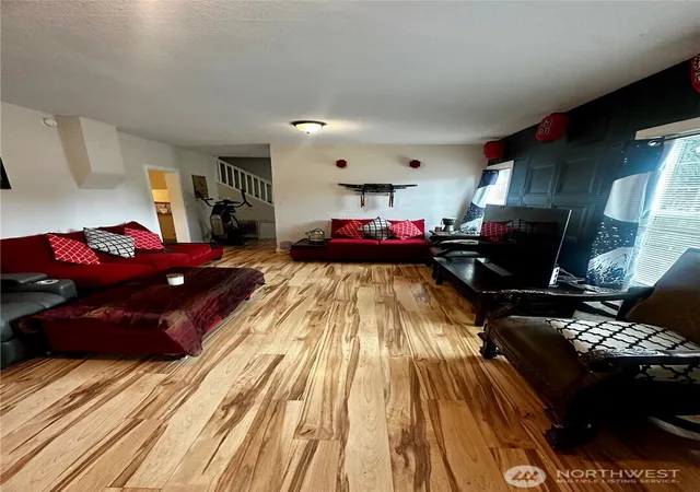Photo 4 of Single family home for sale at 1100 Hayes St, Aberdeen, WA 98520 | MLS# NWM2582914 | Listing updated on 2026-10-01