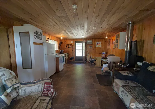 Photo 4 of Single family home for sale at 5 Starvation Ridge Rd, Republic, WA 99166 | MLS# NWM2582932 | Listing updated on 2026-09-25