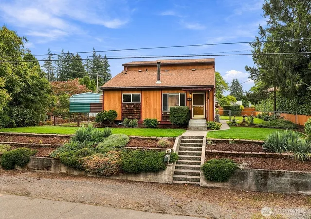 Photo 1 of Sale Pending at 1140 N Cambrian Ave, Bremerton, WA 98312 | MLS# NWM2582948 | Listing updated on 2026-09-29