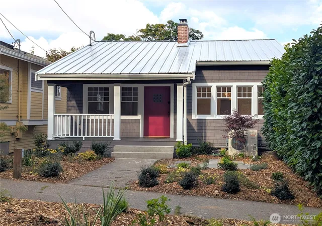 Photo 1 of Single family home for sale at 1713 33rd Avenue, Seattle, WA 98122 | MLS# NWM2582953 | Listing updated on 2026-09-29