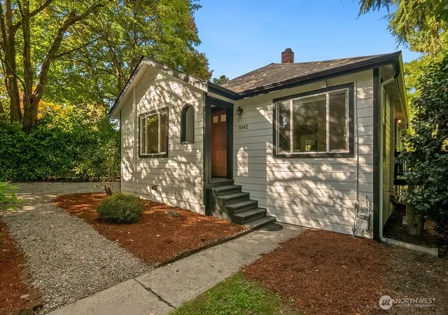 Photo 3 of Single family home for sale at 3042 Ne 94th Street, Seattle, WA 98115 | MLS# NWM2582960 | Listing updated on 2026-09-28