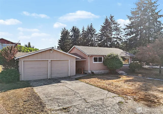 Photo 2 of Single family home for sale at 5220 64th Street W, University Place, WA 98467 | MLS# NWM2582964 | Listing updated on 2026-09-28