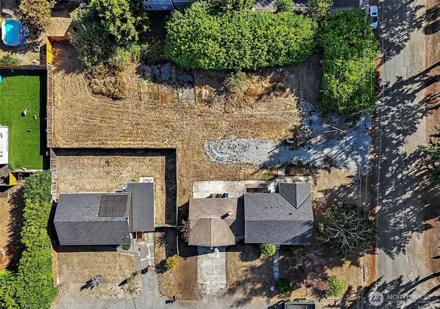 Photo 3 of Single family home for sale at 5220 64th Street W, University Place, WA 98467 | MLS# NWM2582964 | Listing updated on 2026-09-28