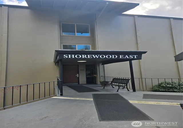 Photo 1 of Condo for sale at 5585 E Evergreen Blvd #5304, Vancouver, WA 98661 | MLS# NWM2582971 | Listing updated on 2026-10-08