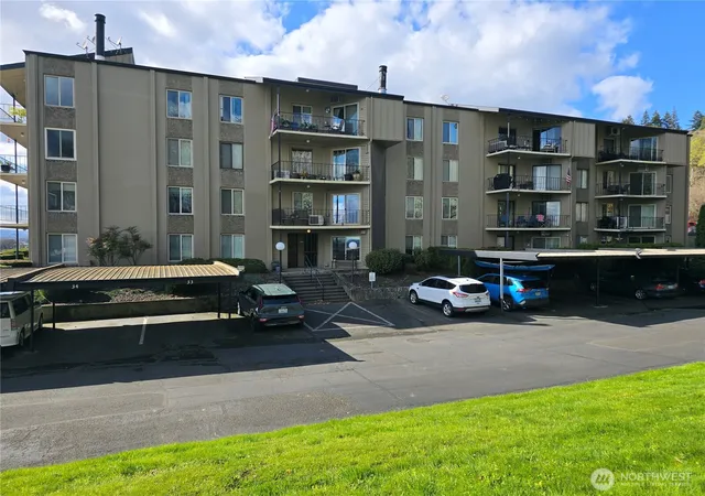 Photo 2 of Condo for sale at 5585 E Evergreen Blvd #5304, Vancouver, WA 98661 | MLS# NWM2582971 | Listing updated on 2026-10-08