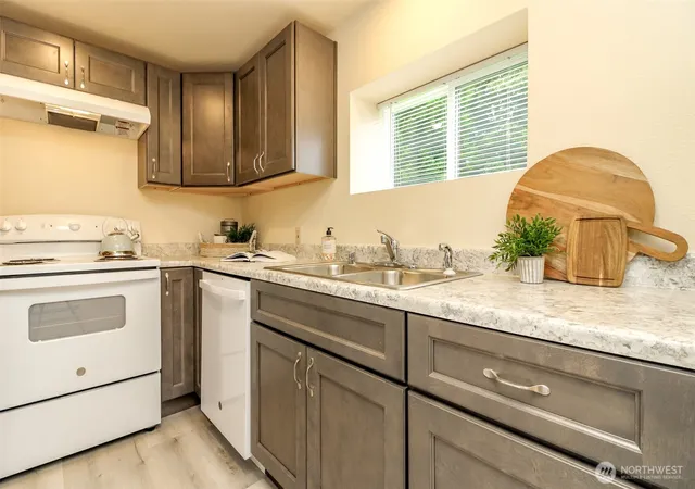 Photo 3 of Single family home for sale at 105 S 70th Street, Tacoma, WA 98408 | MLS# NWM2582972 | Listing updated on 2026-09-29