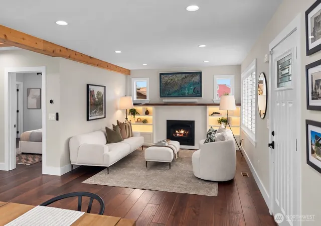 Photo 4 of Single family home for sale at 511 28th Avenue, Seattle, WA 98122 | MLS# NWM2582982 | Listing updated on 2026-10-01
