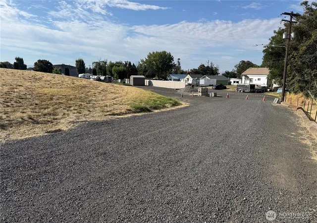 Photo 3 of Land for sale at 0 Lot N Of 50 W George St, Walla Walla, WA 99362 | MLS# NWM2582983 | Listing updated on 2026-10-01