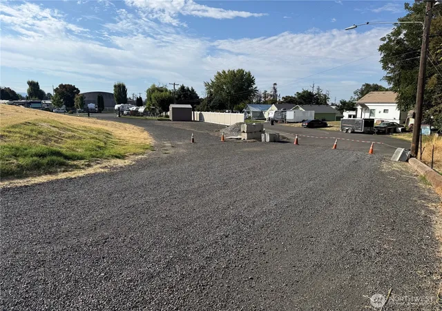 Photo 4 of Land for sale at 0 Lot N Of 50 W George St, Walla Walla, WA 99362 | MLS# NWM2582983 | Listing updated on 2026-10-01