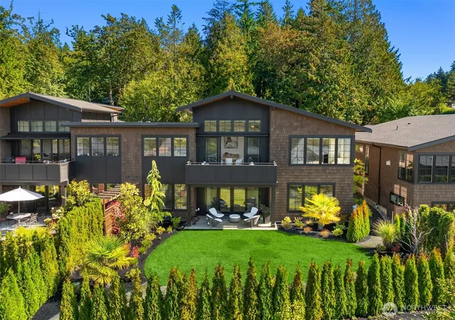 Photo 1 of Single family home for sale at 4833 Rosalind Rd Ne, Bainbridge Island, WA 98110 | MLS# NWM2582990 | Listing updated on 2026-10-01