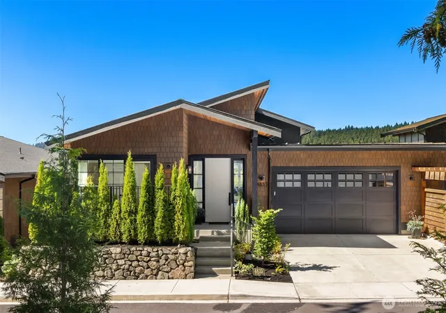 Photo 2 of Single family home for sale at 4833 Rosalind Rd Ne, Bainbridge Island, WA 98110 | MLS# NWM2582990 | Listing updated on 2026-10-01