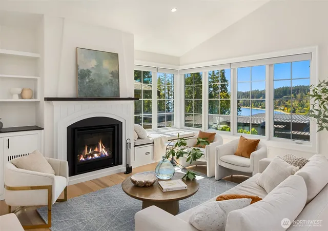 Photo 4 of Single family home for sale at 4833 Rosalind Rd NE, Bainbridge Island, WA 98110 | MLS# NWM2582990 | Listing updated on 2026-10-01