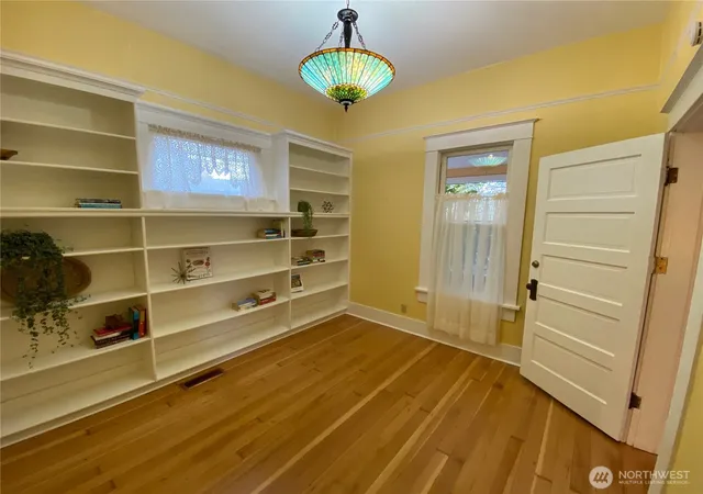 Photo 4 of Single family home for sale at 1016 21st Street, Bellingham, WA 98225 | MLS# NWM2583004 | Listing updated on 2026-09-23