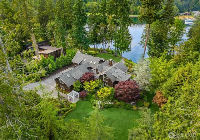 Photo 1 of Single family home for sale at 10374 Ne Country Clb Rd, Bainbridge Island, WA 98110 | MLS# NWM2583010 | Listing updated on 2026-09-25