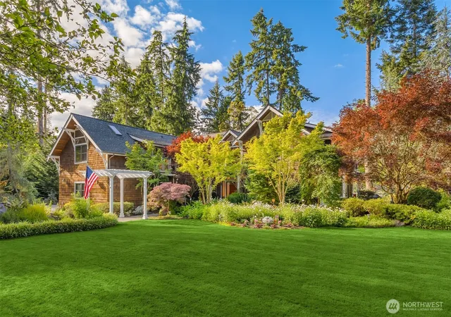 Photo 3 of Single family home for sale at 10374 Ne Country Clb Rd, Bainbridge Island, WA 98110 | MLS# NWM2583010 | Listing updated on 2026-09-25