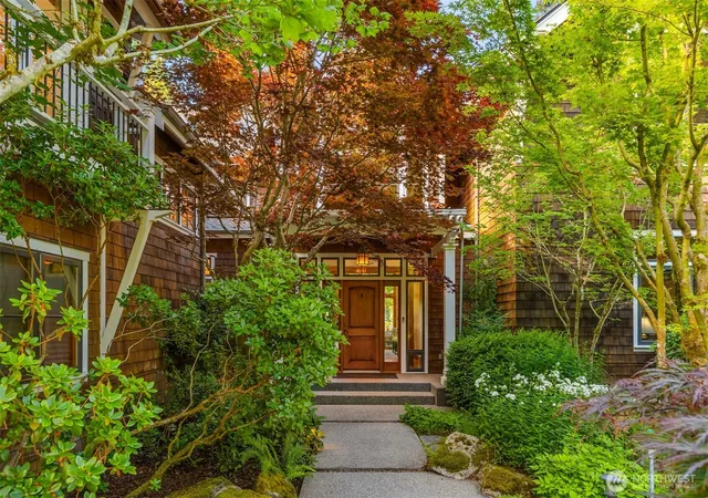 Photo 4 of Single family home for sale at 10374 NE Country Clb Rd, Bainbridge Island, WA 98110 | MLS# NWM2583010 | Listing updated on 2026-09-25