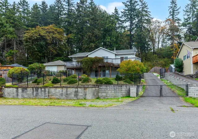 Photo 1 of Single family home for sale at 1617 5th Street SE, Puyallup, WA 98372 | MLS# NWM2583024 | Listing updated on 2026-10-10