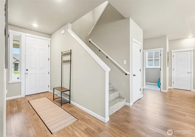 Photo 3 of Single family home for sale at 707 I St Ne, Quincy, WA 98848 | MLS# NWM2583025 | Listing updated on 2026-09-17