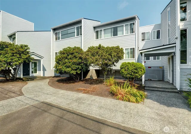 Photo 1 of Multi family home for sale at 4230 Hoyt Ave, Everett, WA 98203 | MLS# NWM2583030 | Listing updated on 2026-09-22