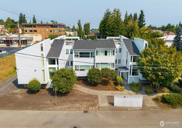 Photo 2 of Multi family home for sale at 4230 Hoyt Ave, Everett, WA 98203 | MLS# NWM2583030 | Listing updated on 2026-09-22