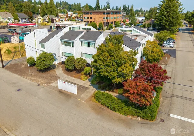 Photo 3 of Multi family home for sale at 4230 Hoyt Ave, Everett, WA 98203 | MLS# NWM2583030 | Listing updated on 2026-09-22