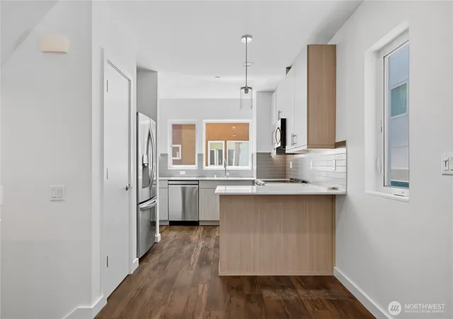 Photo 3 of Sale Pending at 12516 15th Avenue NE #A, Seattle, WA 98125 | MLS# NWM2583031 | Listing updated on 2026-10-01