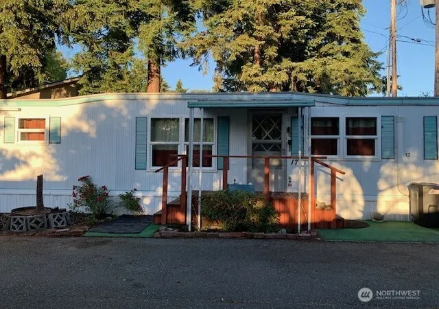 Photo 2 of Manufactured home for sale at 7614 Ne Bothell Way #17, Kenmore, WA 98028 | MLS# NWM2583034 | Listing updated on 2026-09-22