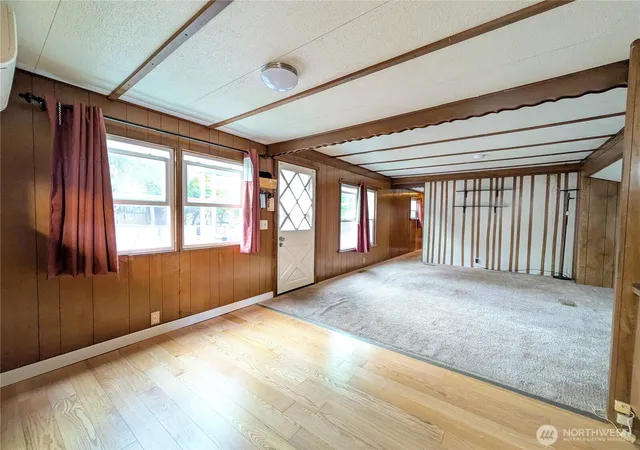 Photo 3 of Manufactured home for sale at 7614 NE Bothell Way #17, Kenmore, WA 98028 | MLS# NWM2583034 | Listing updated on 2026-09-22