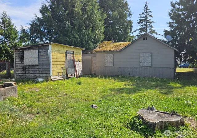 Photo 2 of Single family home for sale at 911 Miller St, Kelso, WA 98626 | MLS# NWM2583035 | Listing updated on 2026-09-25