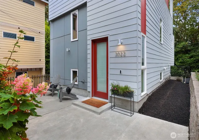 Townhouse for sale at 3022 4th Avenue W, Seattle, WA 98119 | MLS# NWM2583040