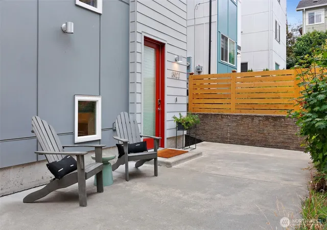 Photo 2 of Townhouse for sale at 3022 4th Avenue W, Seattle, WA 98119 | MLS# NWM2583040 | Listing updated on 2026-09-25