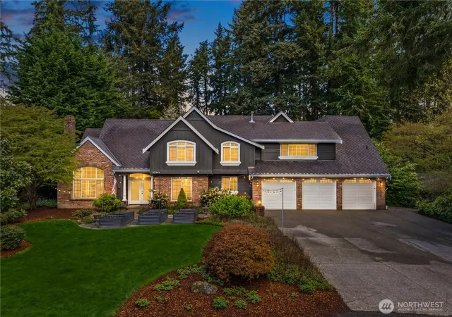Photo 2 of Single family home for sale at 10444 Se 22nd Street, Bellevue, WA 98004 | MLS# NWM2583041 | Listing updated on 2026-09-25