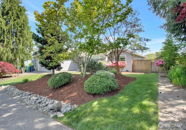 Photo 2 of Single family home for sale at 2928 209th Place Sw, Lynnwood, WA 98036 | MLS# NWM2583050 | Listing updated on 2026-09-18