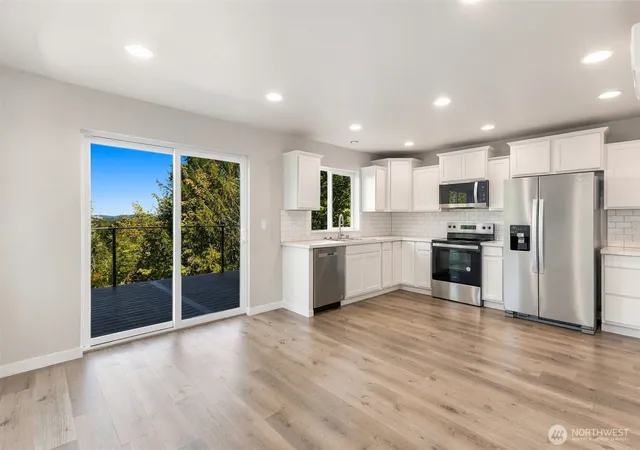 Photo 4 of Single family home for sale at 421 W Satsop Dr, Elma, WA 98541 | MLS# NWM2583055 | Listing updated on 2026-09-30