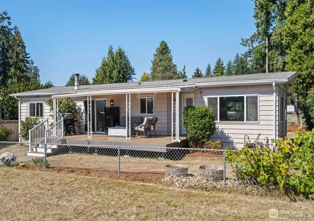 Photo 3 of Sale Pending at 22518 Cedarview Dr E, Bonney Lake, WA 98391 | MLS# NWM2583056 | Listing updated on 2026-10-01
