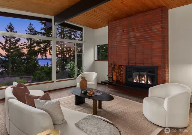 Photo 3 of Sale Pending at 1925 Sw 170th Street, Normandy Park, WA 98166 | MLS# NWM2583069 | Listing updated on 2026-09-25