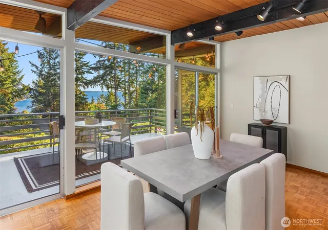 Photo 4 of Sale Pending at 1925 SW 170th Street, Normandy Park, WA 98166 | MLS# NWM2583069 | Listing updated on 2026-09-25