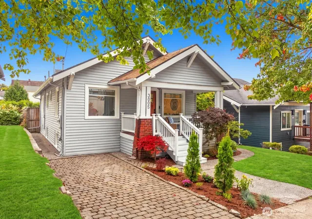 Photo 2 of Sale Pending at 3005 E Union St, Seattle, WA 98122 | MLS# NWM2583084 | Listing updated on 2026-09-30
