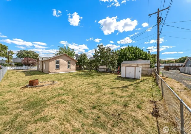 Photo 17 of Single family home for sale at 817 Perkins St, Milton Freewater, OR 97862 | MLS# NWM2583093 | Listing updated on 2026-09-25