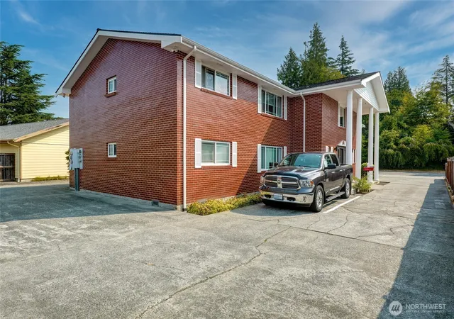 Photo 3 of Multi family home for sale at 8806 3rd Avenue Se, Everett, WA 98208 | MLS# NWM2583094 | Listing updated on 2026-09-22