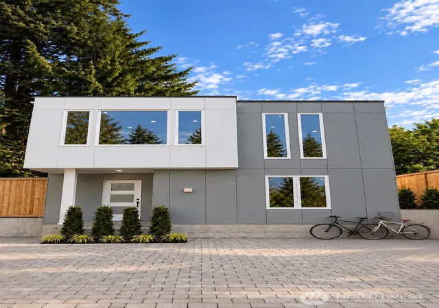 Photo 1 of Condo for sale at 3261 NE C 98th St, Seattle, WA 98115 | MLS# NWM2583115 | Listing updated on 2026-10-07