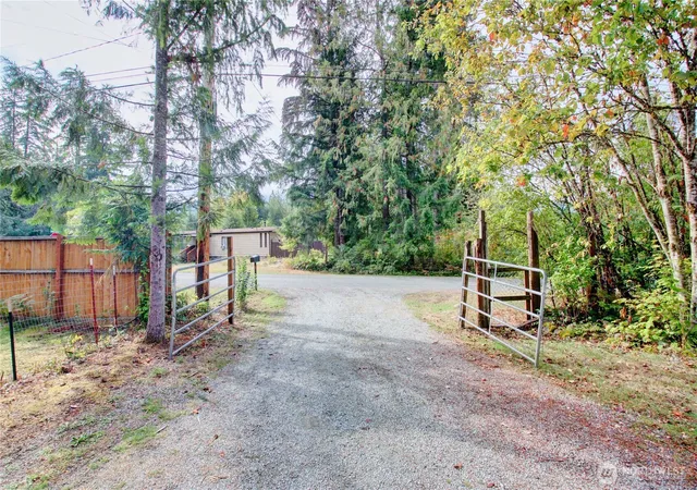 Photo 2 of Manufactured home for sale at 46221 Baker Dr, Concrete, WA 98237 | MLS# NWM2583116 | Listing updated on 2026-09-30