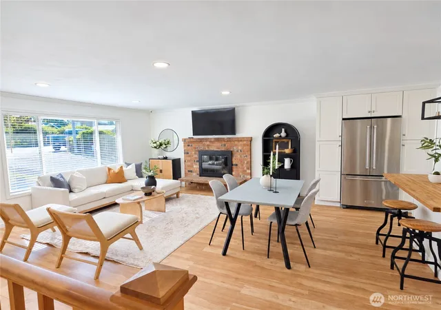 Photo 3 of Sale Pending at 2209 24th Avenue Se, Puyallup, WA 98374 | MLS# NWM2583117 | Listing updated on 2026-09-23