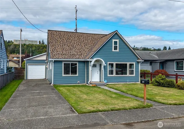 Single family home for sale at 2412 Aberdeen Ave, Aberdeen, WA 98520 | MLS# NWM2583139
